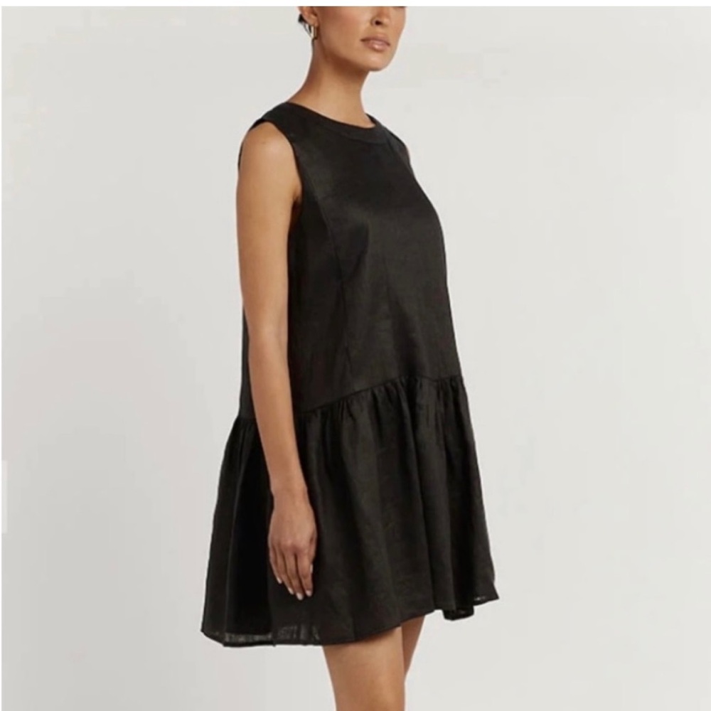 DISSH Classic Joie Babydoll Black Lenin Dress